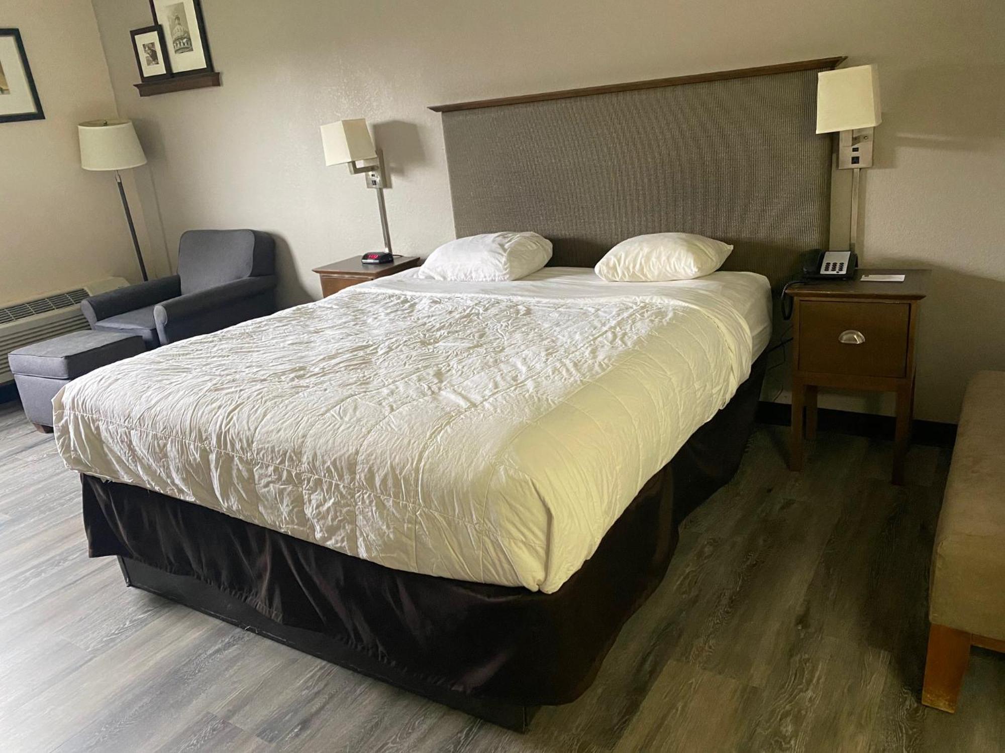 Motel 6 Rochester - Airport Bagian luar foto