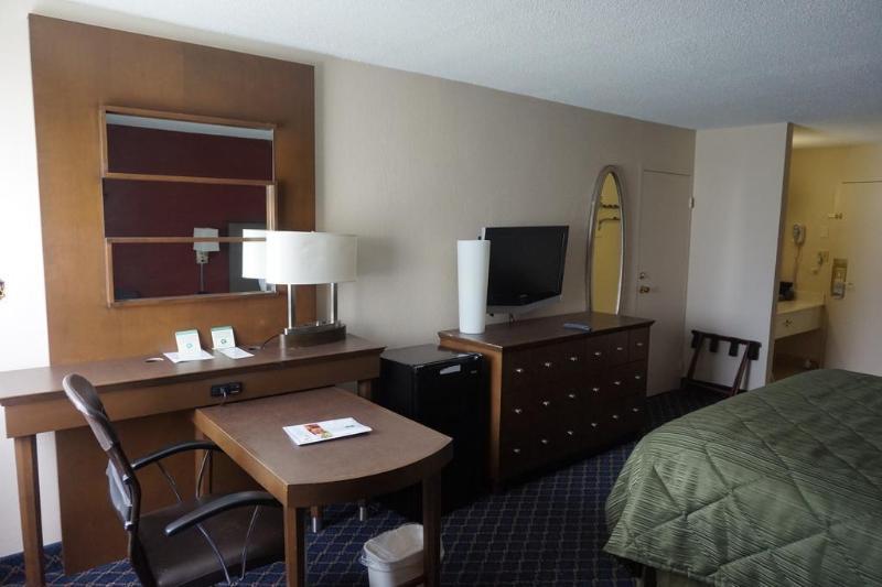 Motel 6 Rochester - Airport Bagian luar foto